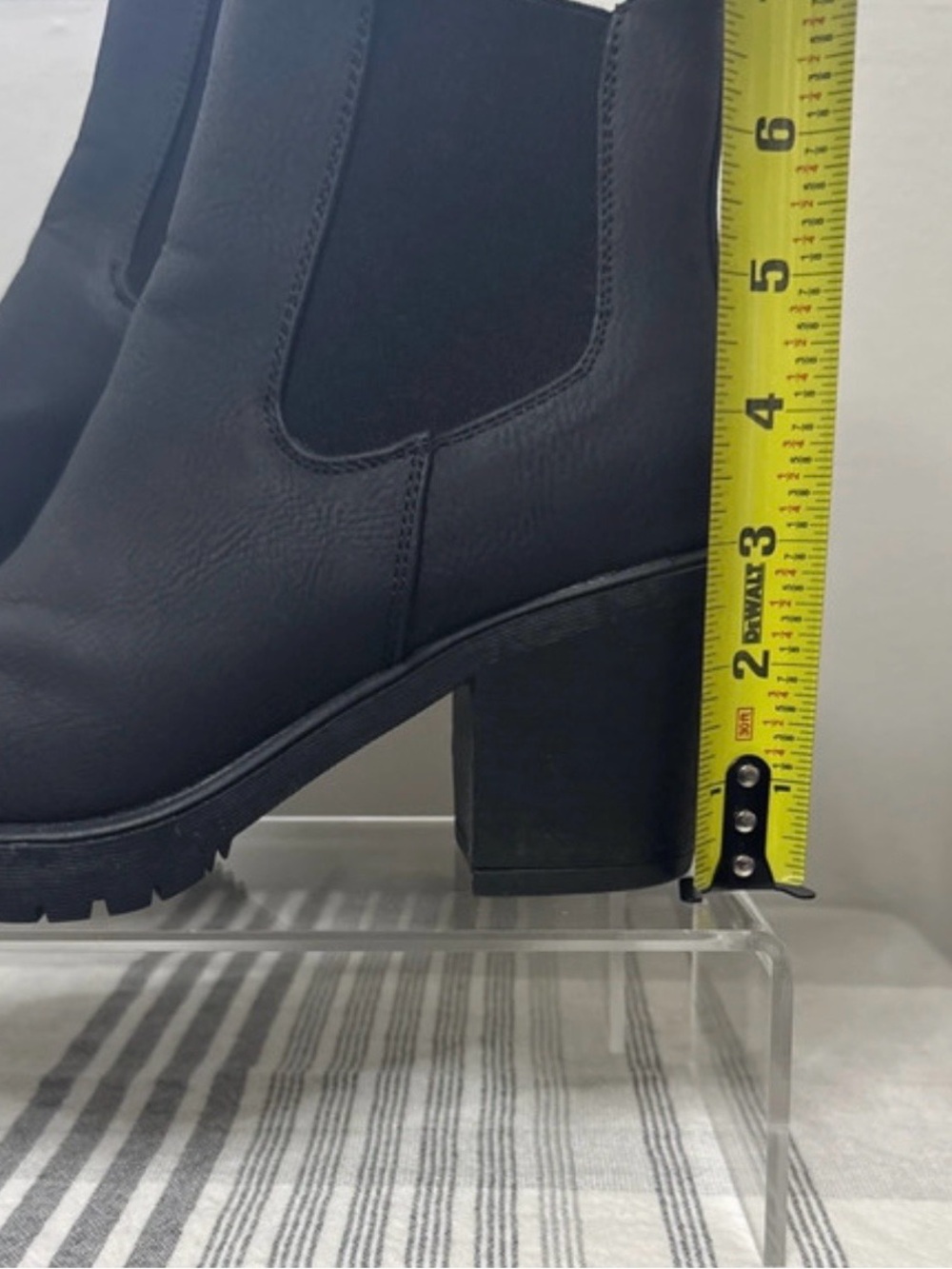 Dream Pairs Black Chelsea Block Heel Ankle Boots - Picture 6 of 6
